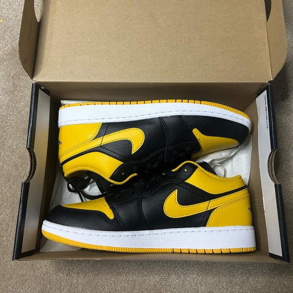 Jordan Shoes - JORDAN 1 low yellow ochre